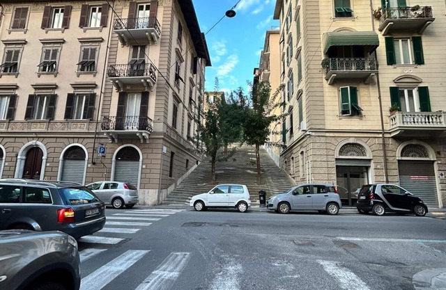 Newly renovated apartment, 10 minutes from the historic center and station.