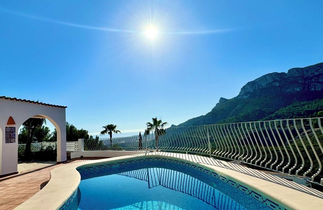 Newly renovated luxury villa with stunning views and private pool