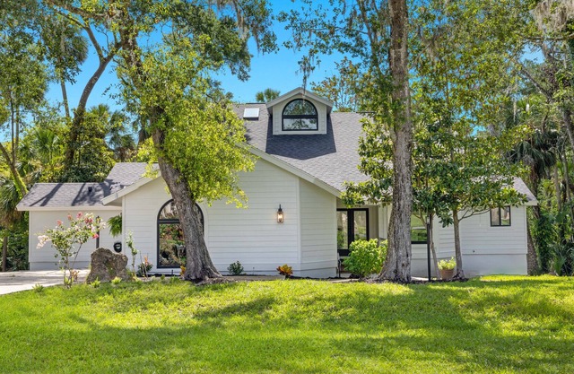 Newly Renovated Nature Home in Spruce Creek Fly-In