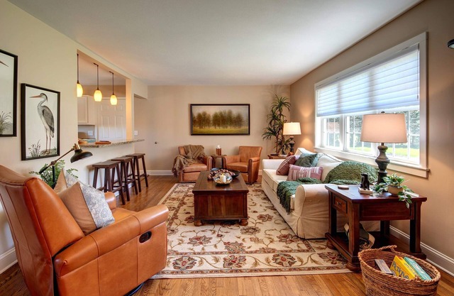 Newly renovated pet friendly Ranch near downtown Skaneateles!