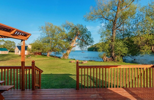 Newly Renovated, Waterfront Cottages located in Prince Edward County