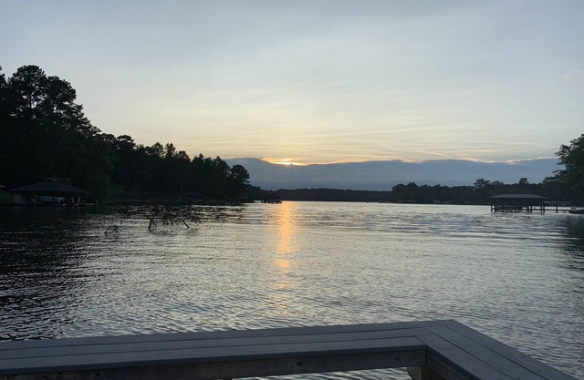 Newly Updated Spacious Home on Quiet Deep Water Cove with Amazing Views!