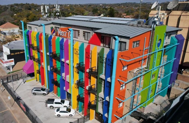 Next To Apartment Hotel