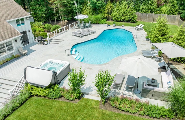nGorgeous Southampton Home- Pool, Spa, Putting Green, Walk to Beach & Tennis/PB