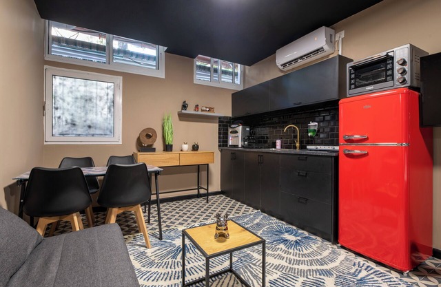 Nice 2-bedroom apartment with AC in brilliant Haifa