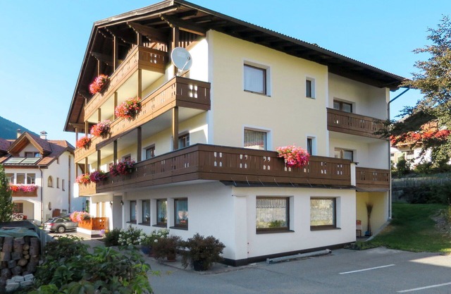 Nice apartment for 6 people with WIFI, TV, balcony and pets allowed