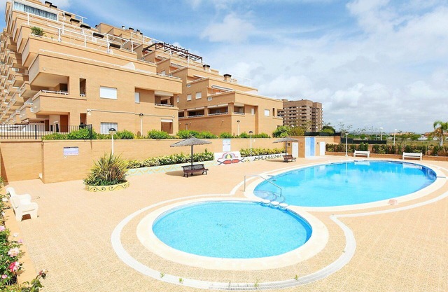 Nice apartment for 6 guests with A/C, pool, TV and terrace