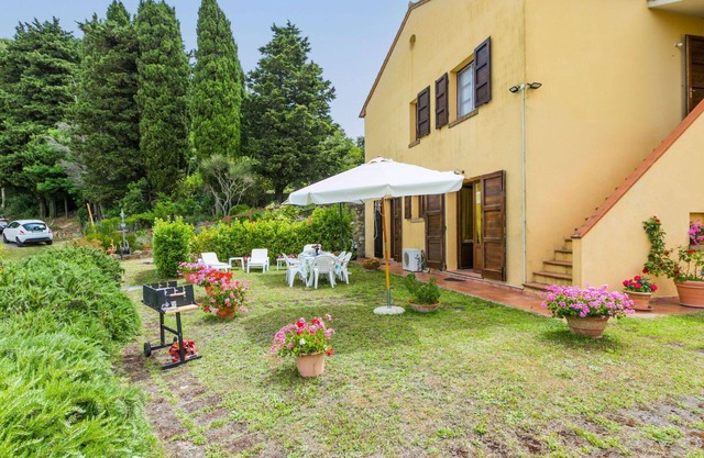 Nice apartment for 7 guests with pool, WIFI, A/C, TV, patio, pets allowed and panoramic view