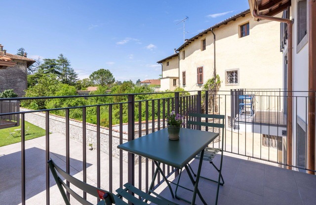Nice apartment for 4 guests with A/C, WIFI, TV, balcony and pets allowed