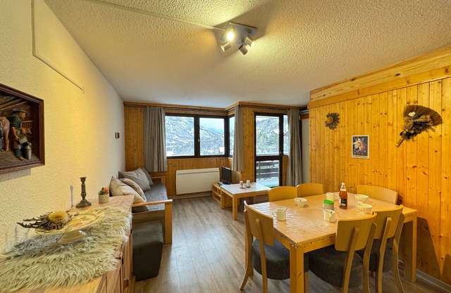 Nice apartment for 6 with balcony in Saint-Chaffrey