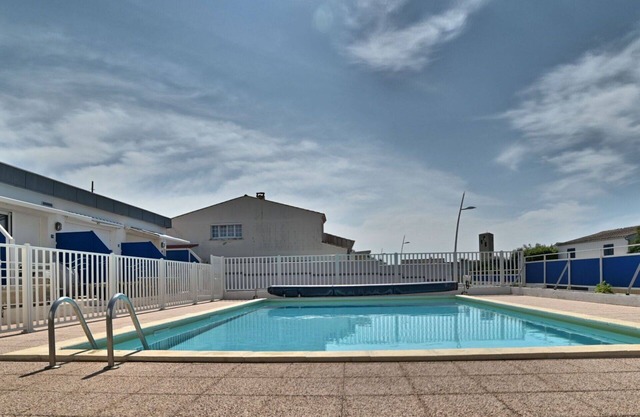 Nice apartment for 4 guests with WIFI, pool, TV, terrace and pets allowed