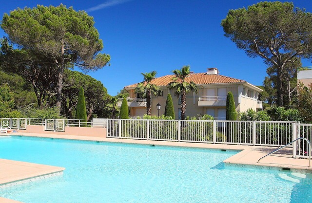 Nice apartment for 2 guests with pool, WIFI, TV, terrace and parking