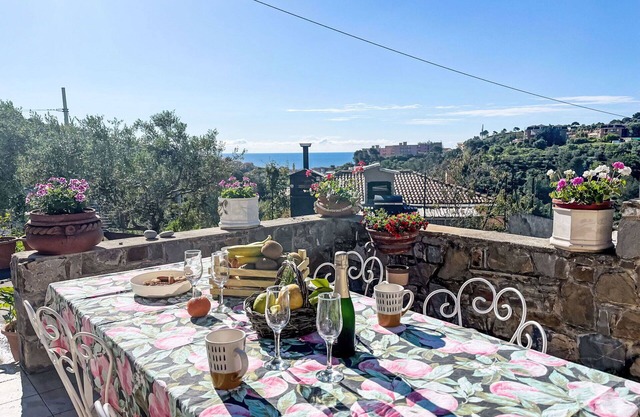 Nice apartment for 4 people with A/C, WIFI, TV and patio