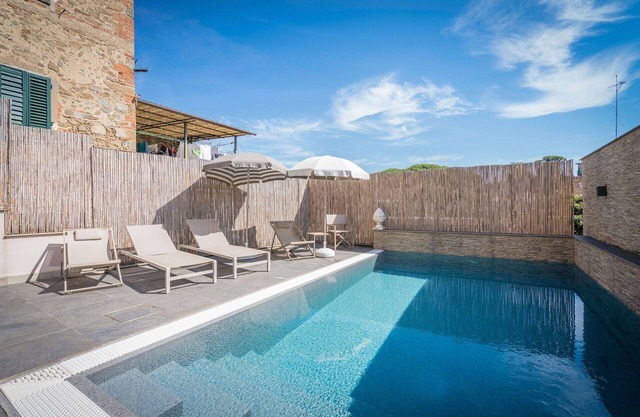 Nice apartment for 4 guests with A/C, pool, WIFI, TV, balcony and panoramic view