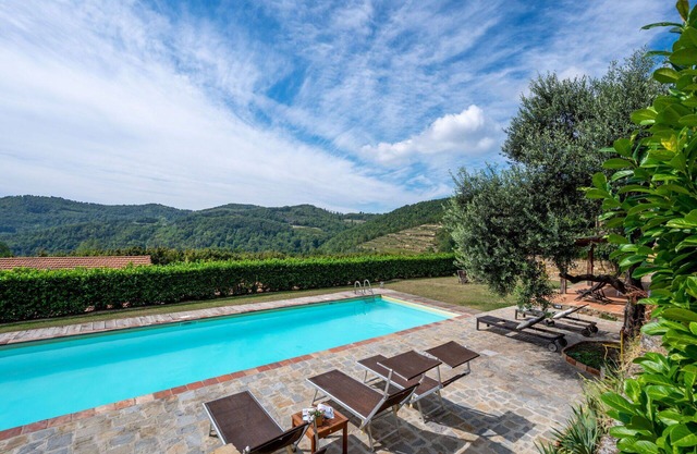 Nice apartment for 18 people with pool, WIFI, patio, pets allowed and parking