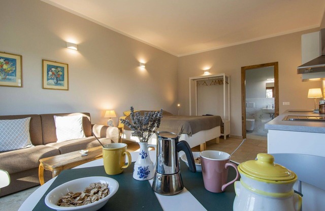 Nice apartment for 2 guests with A/C, WIFI, pool and pets allowed
