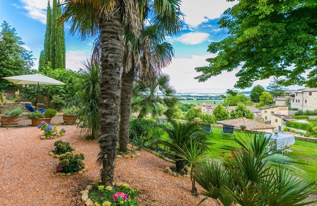 Nice apartment for 3 guests with WIFI, TV, patio, pets allowed and panoramic view
