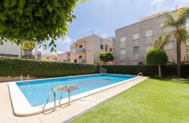 Nice apartment for 4 people with WIFI, pool, A/C, TV and balcony