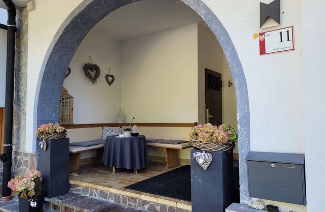 Nice apartment for 4 guests with WIFI, TV, pets allowed and parking