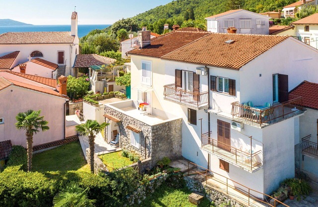 Nice apartment for 4 guests with WIFI, A/C, TV, terrace, pets allowed and parking