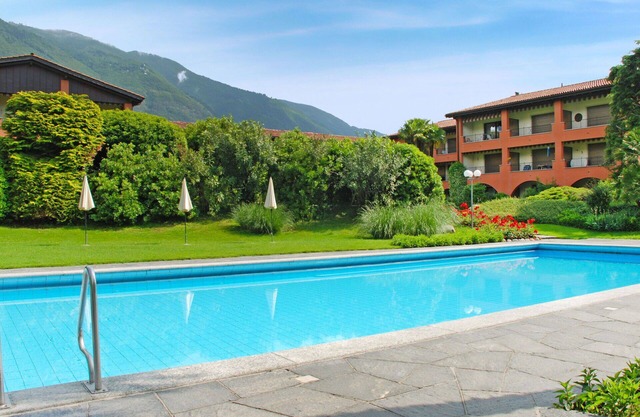 Nice apartment for 4 guests with pool, TV and patio