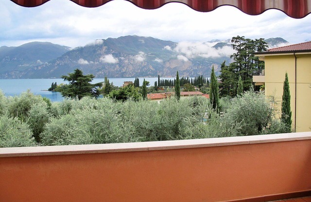 Nice apartment for 4 guests with WIFI, TV, balcony, pets allowed and parking