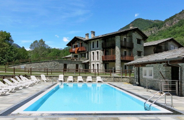 Nice apartment for 4 people with WIFI, pool, TV and terrace