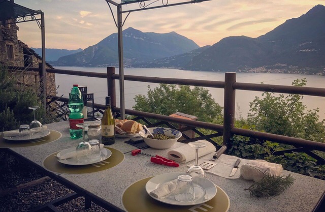 Nice apartment for 4 people with WIFI, TV, terrace, pets allowed and parking