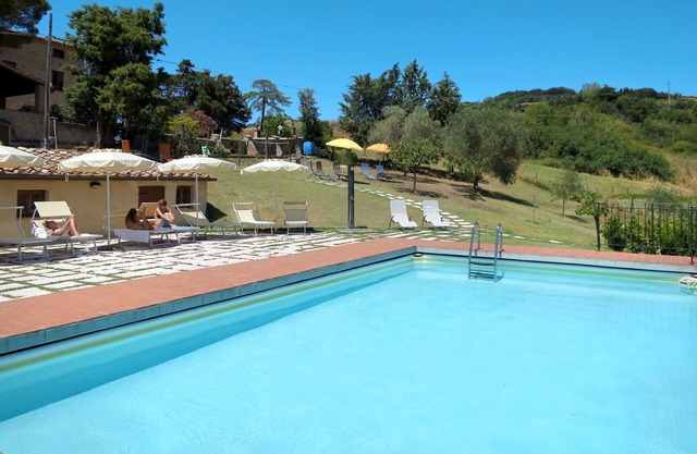 Nice apartment for 4 people with WIFI, pool, TV and pets allowed