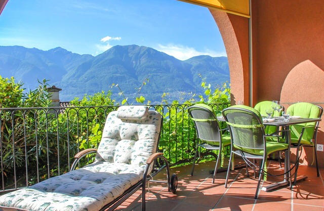 Nice apartment for 4 people with WIFI, TV, patio and parking