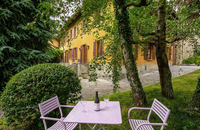 Nice apartment for 4 people with WIFI, TV, patio, pets allowed and parking