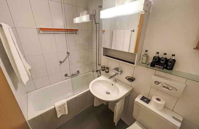 Nice apartment for 5 people with pool, WIFI, TV, balcony, panoramic view and parking