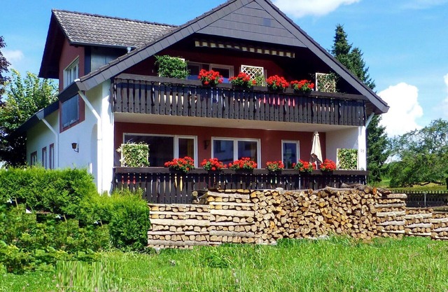 Nice apartment for 6 people with WIFI, TV, patio and parking