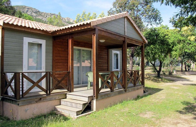 Nice apartment for 6 people with WIFI, A/C, TV, terrace and parking