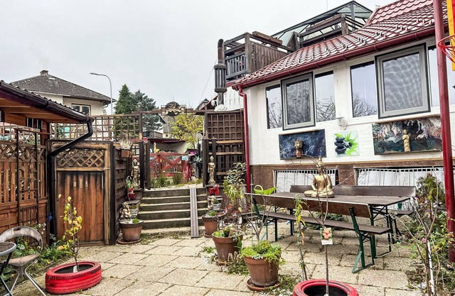 Nice apartment for 6 guests with WIFI, TV, patio, pets allowed and parking
