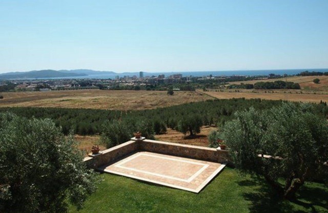 Nice apartment for 6 people with TV, patio, panoramic view and parking
