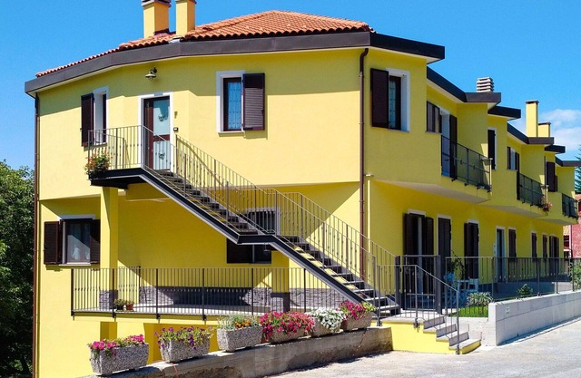 Nice apartment for 6 people with WIFI, TV, patio, pets allowed, panoramic view and parking