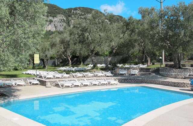 Nice apartment for 7 people with pool, WIFI, TV, terrace and parking