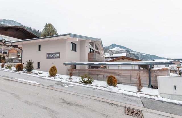 Nice apartment for 8 guests with WIFI, TV, terrace and pets allowed