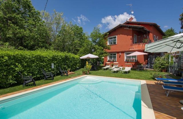 Nice apartment for 8 guests with pool, WIFI, TV, terrace, pets allowed and parking