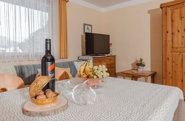 Nice apartment for 7 people with WIFI, TV, balcony, pets allowed and parking