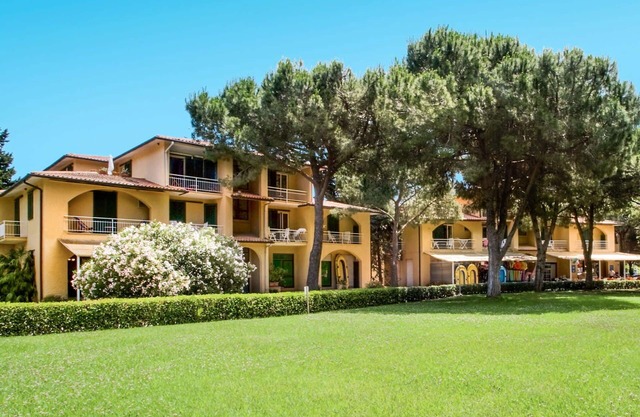 Nice apartment for 4 guests with A/C, WIFI, TV and balcony
