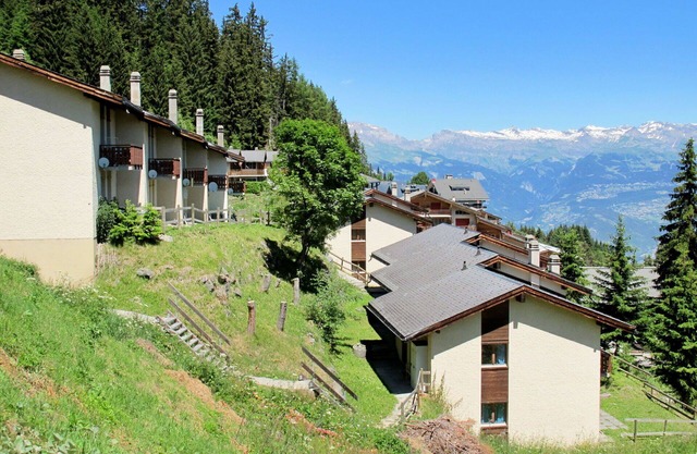 Nice apartment in villa for 8 guests with WIFI, TV, terrace and parking