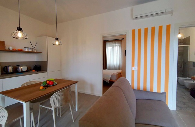 Nice apartment in villa for 4 people with hot tub, WIFI, A/C, TV and veranda, close to Alberobello