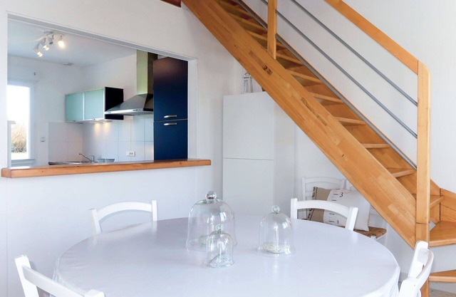 Nice apartment in villa for 6 people with TV, terrace, pets allowed and parking