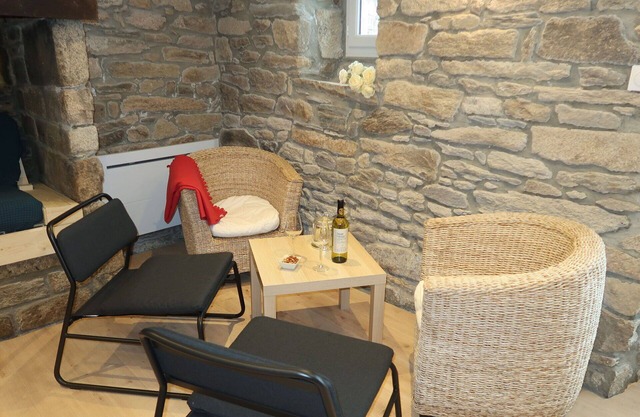 Nice apartment in villa for 4 guests with WIFI