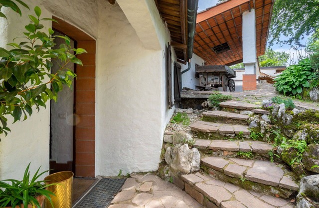 Nice apartment in villa for 6 people with TV, terrace and pets allowed