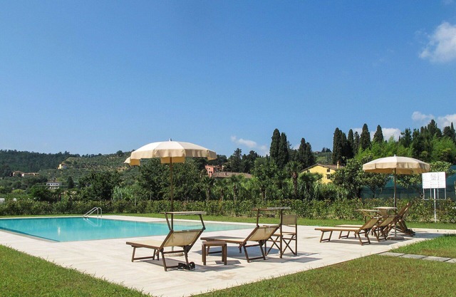 Nice apartment in villa for 4 people with A/C, pool, WIFI, TV and terrace