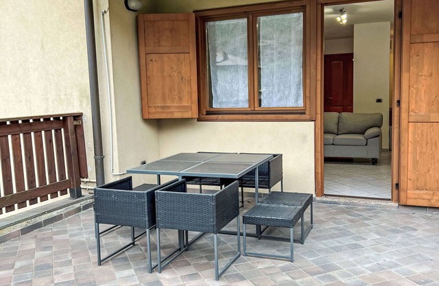 Nice apartment for 4 people with WIFI, TV, patio, pets allowed and parking