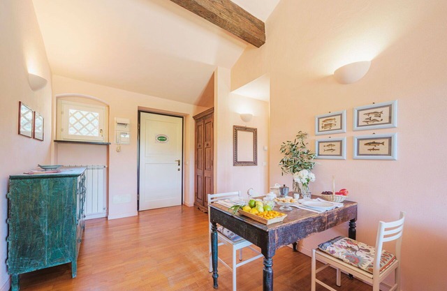Nice apartment in villa for 4 guests with WIFI, TV and pets allowed